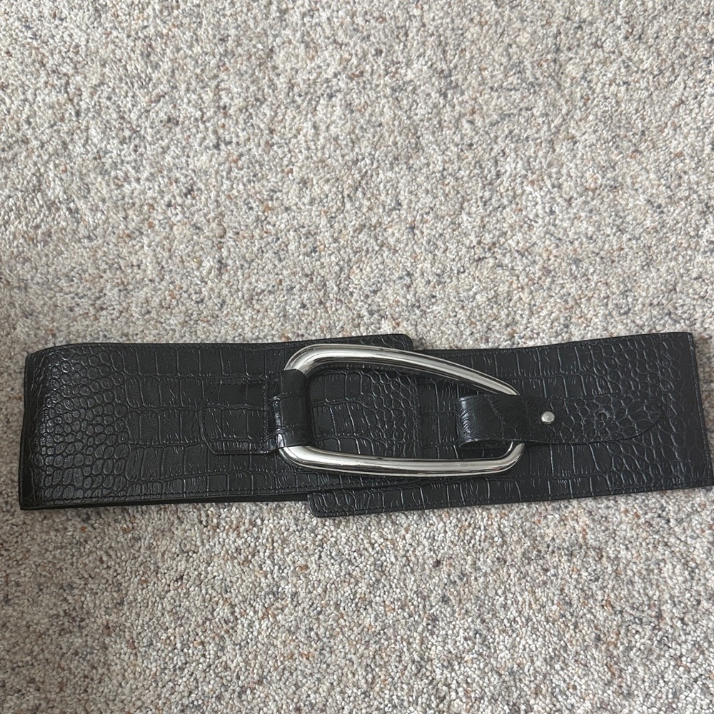 Black Crocodile-Embossed Small Leather Belt White House Black Market Leather